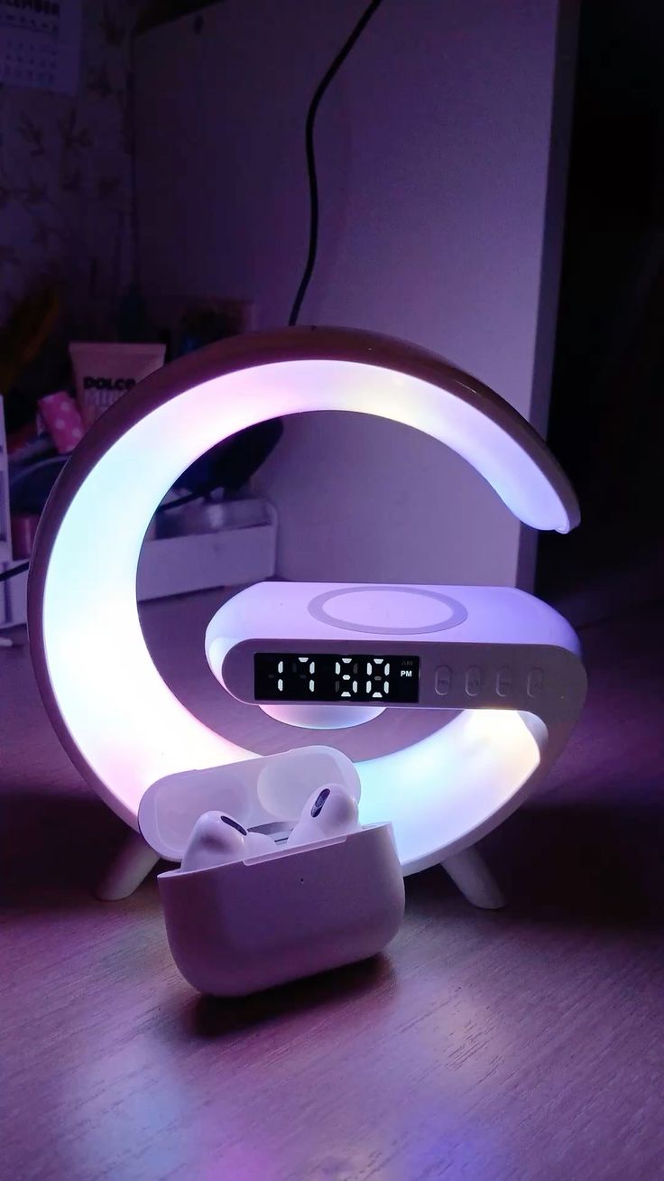 Smart G-Shape Wireless Charger & RGB Light